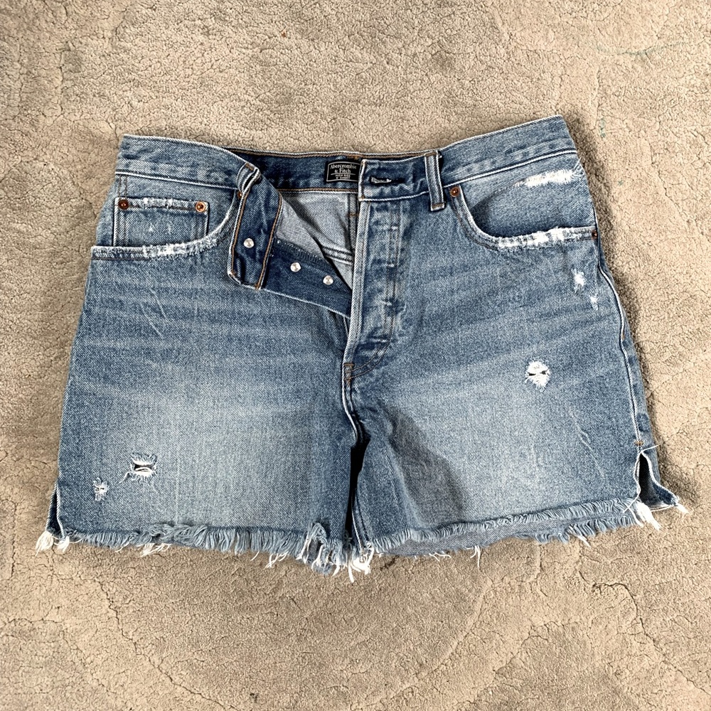 COPY - Abercrombie 4” mom jean shorts